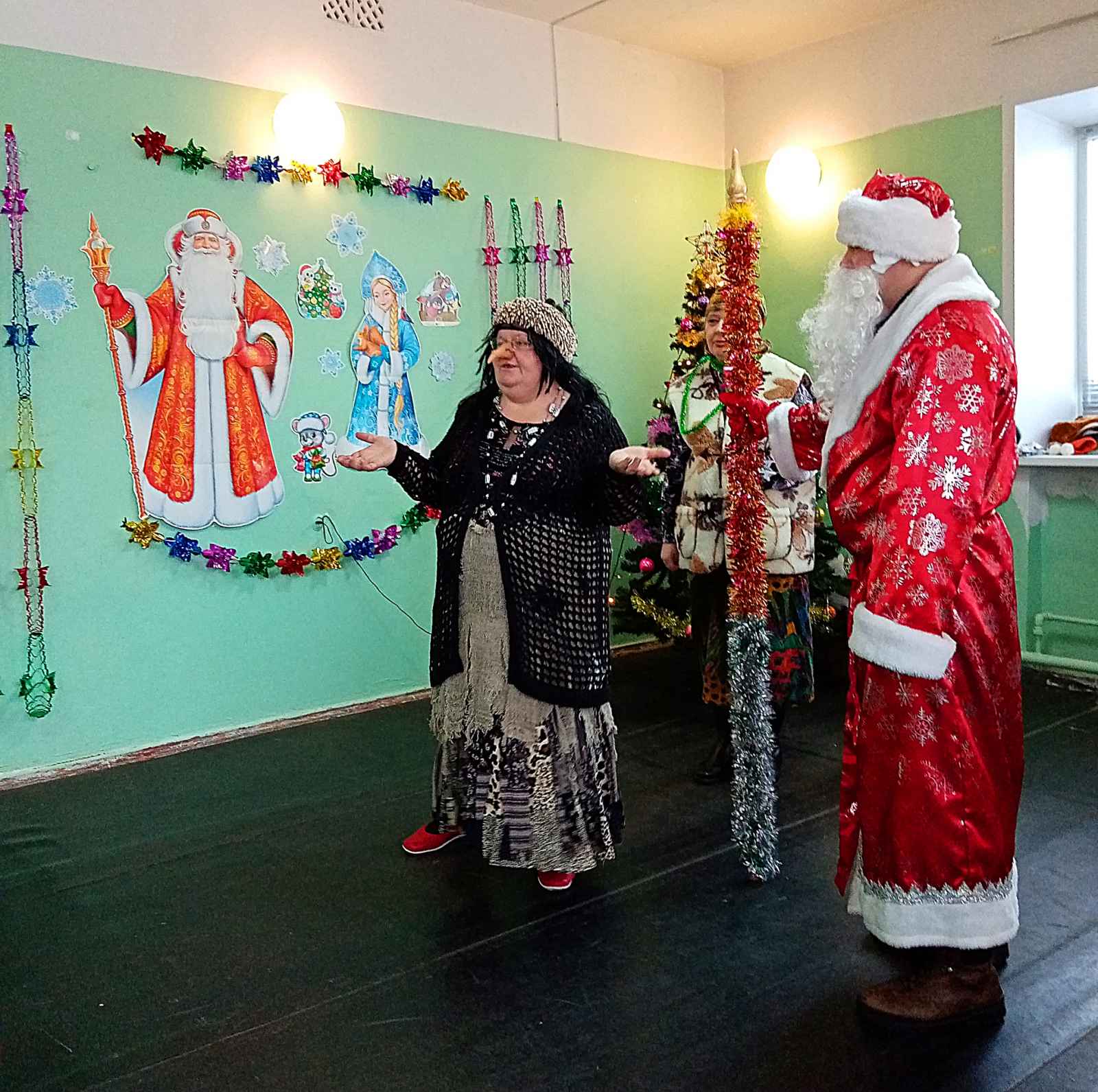 Новогодние представления в ТОСах &quot;Сахалинский&quot; и &quot;Белозерский&quot;.