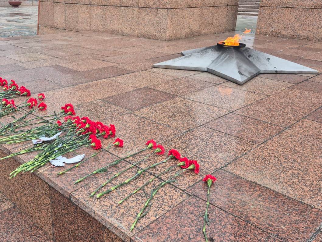 Продолжаются работы по подготовке к празднику Мемориала Героям фронта и тыла.