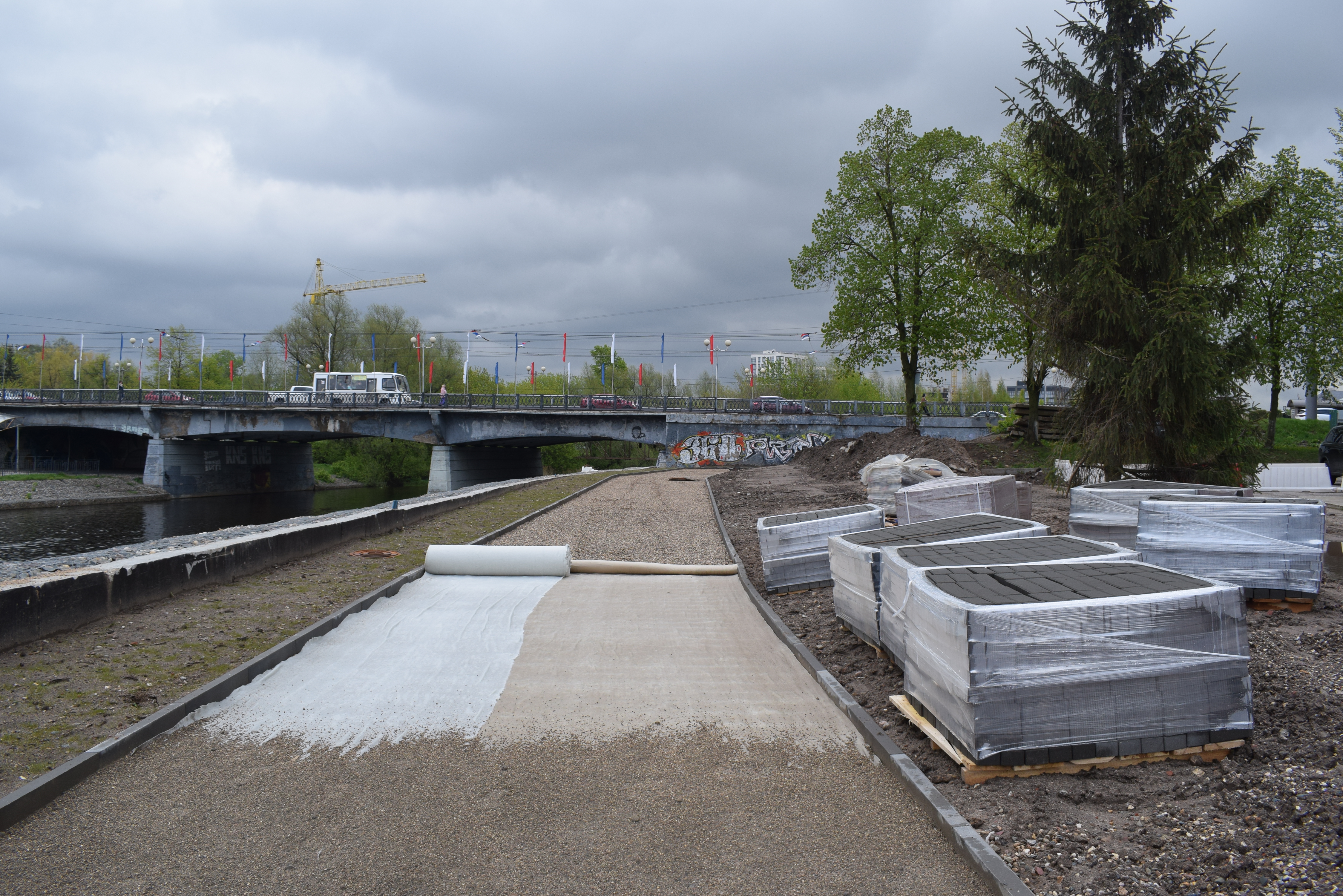 Восстановление набережной в районе Соковского моста завершат летом.