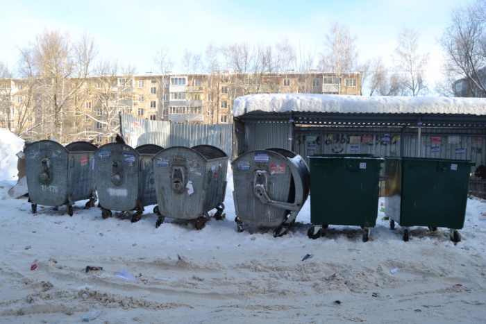 Представители власти проверили состояние мест сбора ТКО.