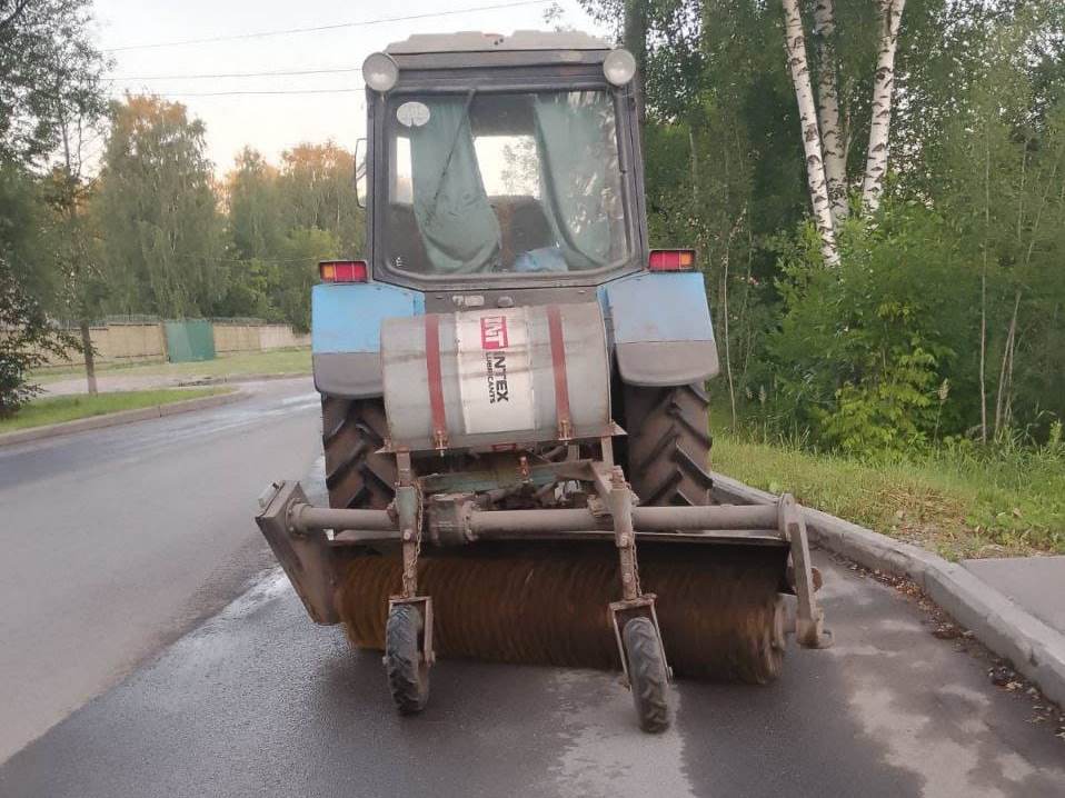 В ночь с 8 на 9 июля в работах по уборке города были задействованы 13 единиц спецтехники.