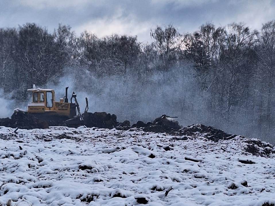 На   полигоне «Залесье» продолжается ликвидация очагов тления.