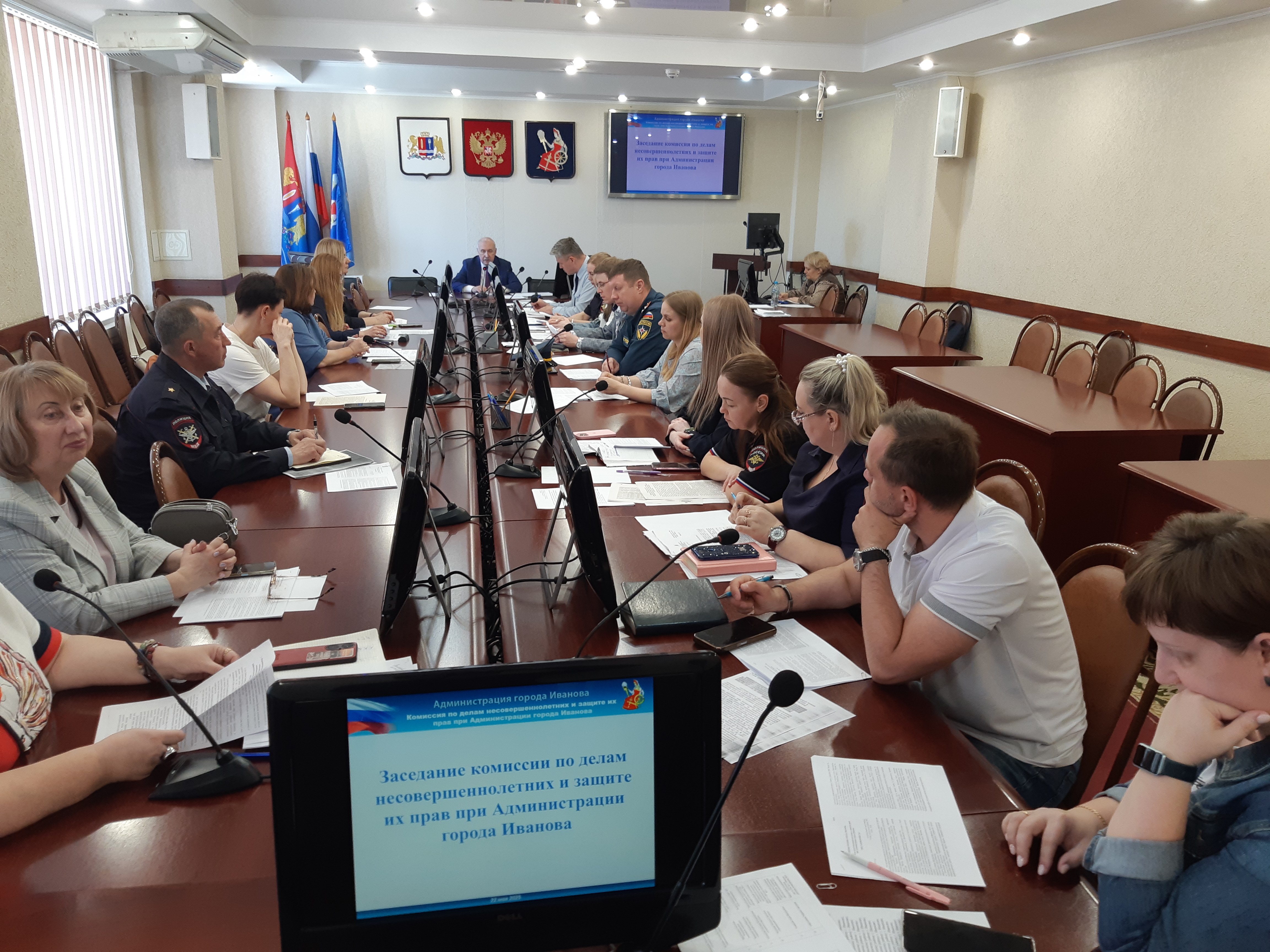 На городской комиссии по делам несовершеннолетних обсудили летний отдых детей.