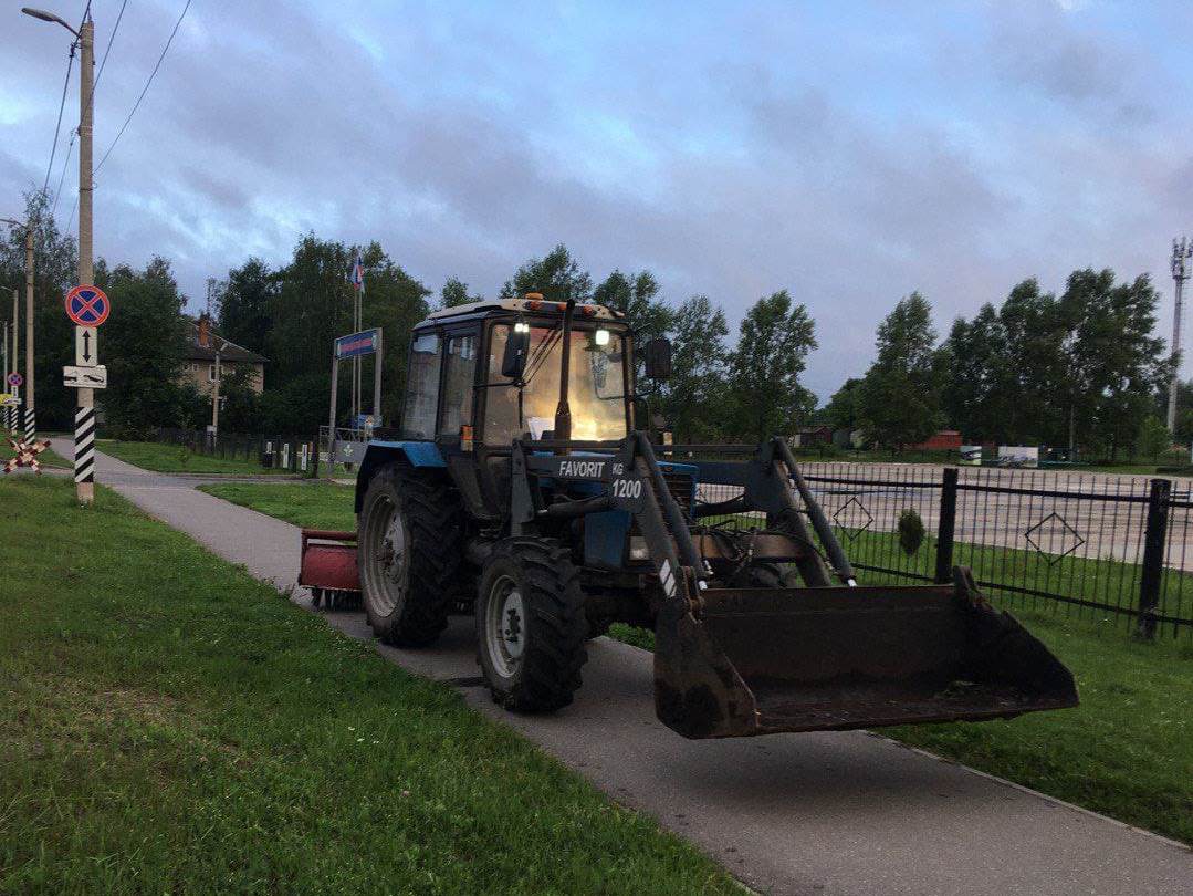 В ночь с 20 на 21 июня в работах по уборке города были задействованы 13 единиц спецтехники.