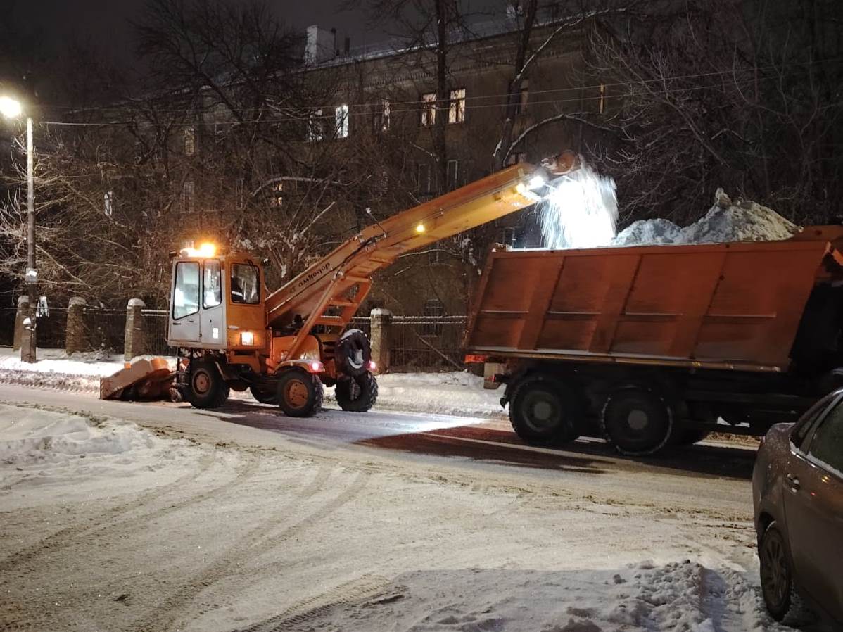 О работах по уборке города от снега.