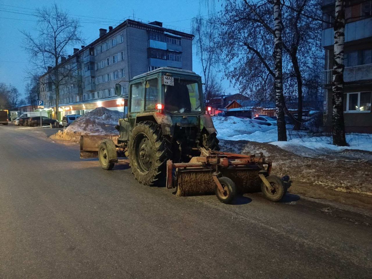 В ночь с 19 на 20 марта в работах по уборке города были задействованы 52 единицы спецтехники.