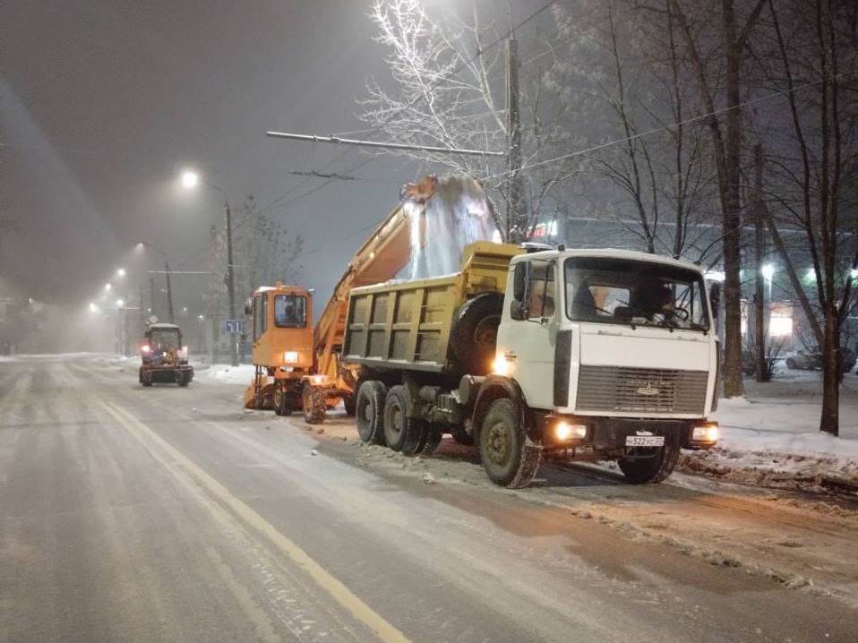 Ночью на уборку города выйдет дополнительная спецтехника.