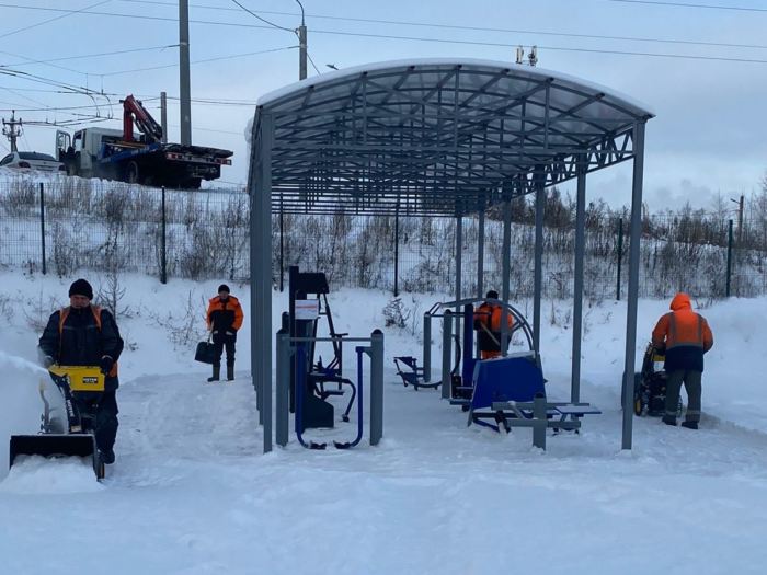 В Иванове продолжается расчистка от снега территорий общего пользования.