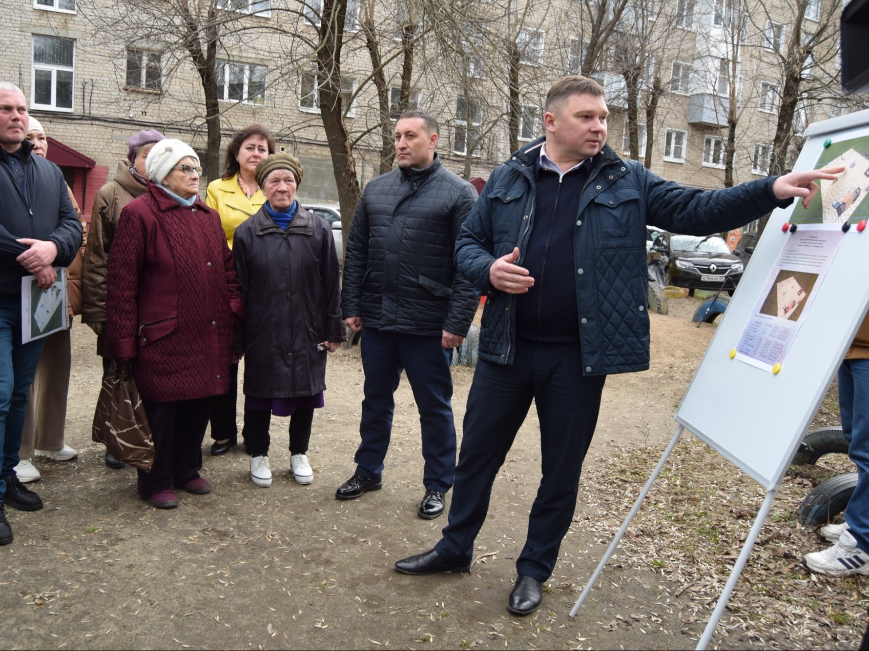 На улице 3-я Лагерная продолжится благоустройство двора.