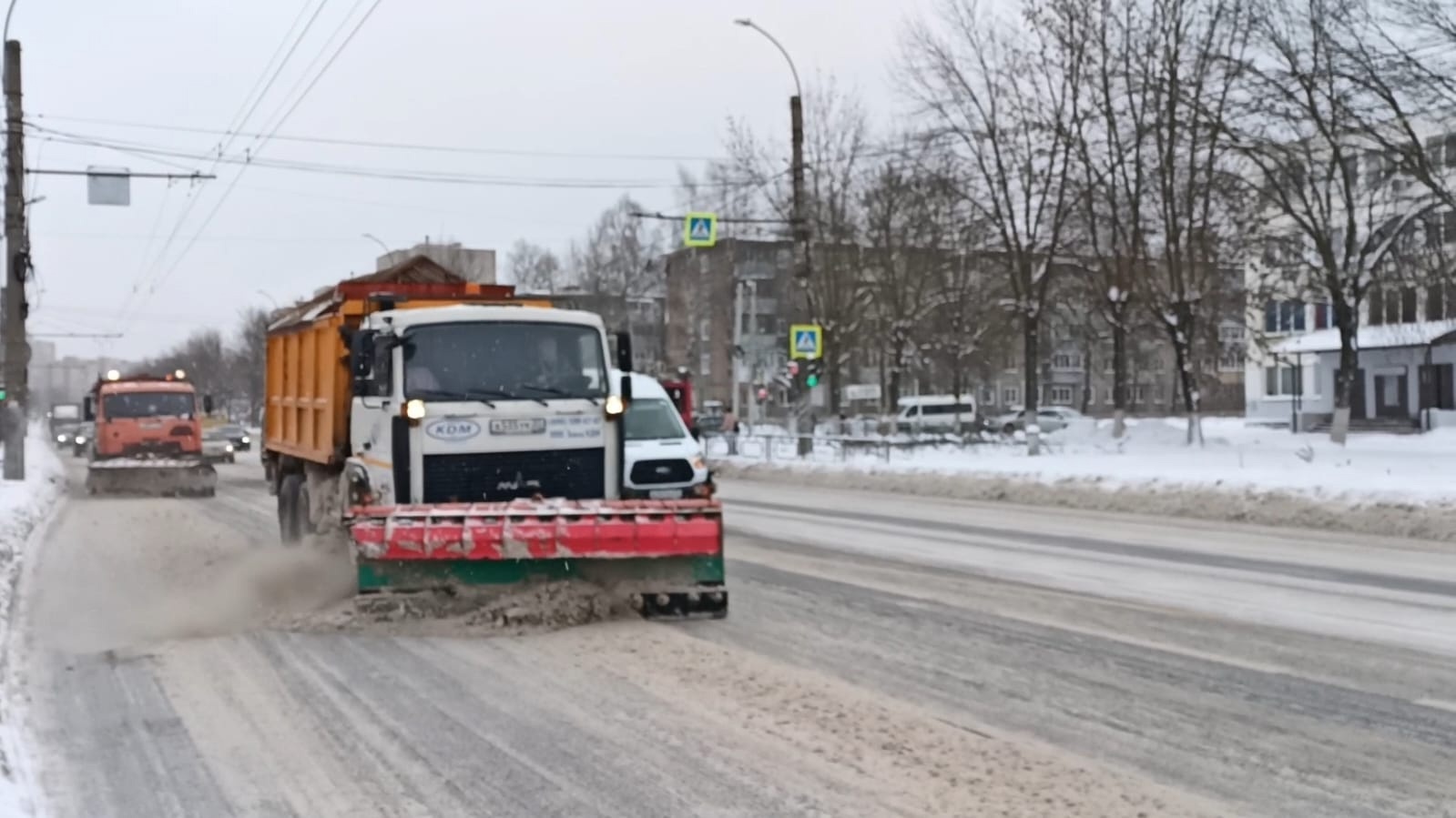 Городские службы готовятся к снегопаду.