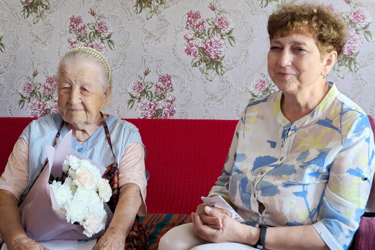 В Иванове со 100-летним юбилеем поздравили Милитину Николаевну Разгуляеву.