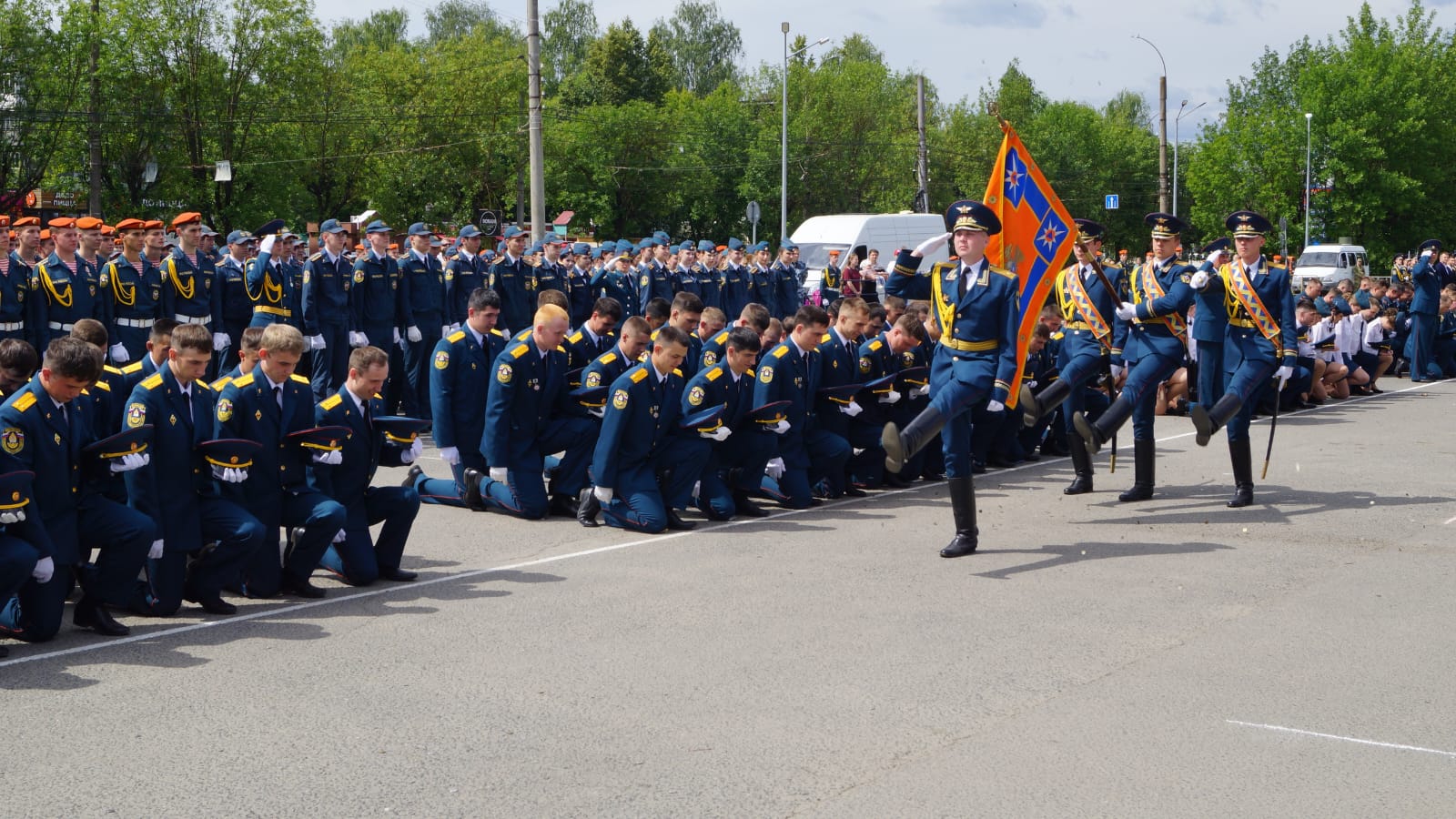 В Ивановской пожарно-спасательной академии ГПС МЧС России прошел юбилейный выпуск.