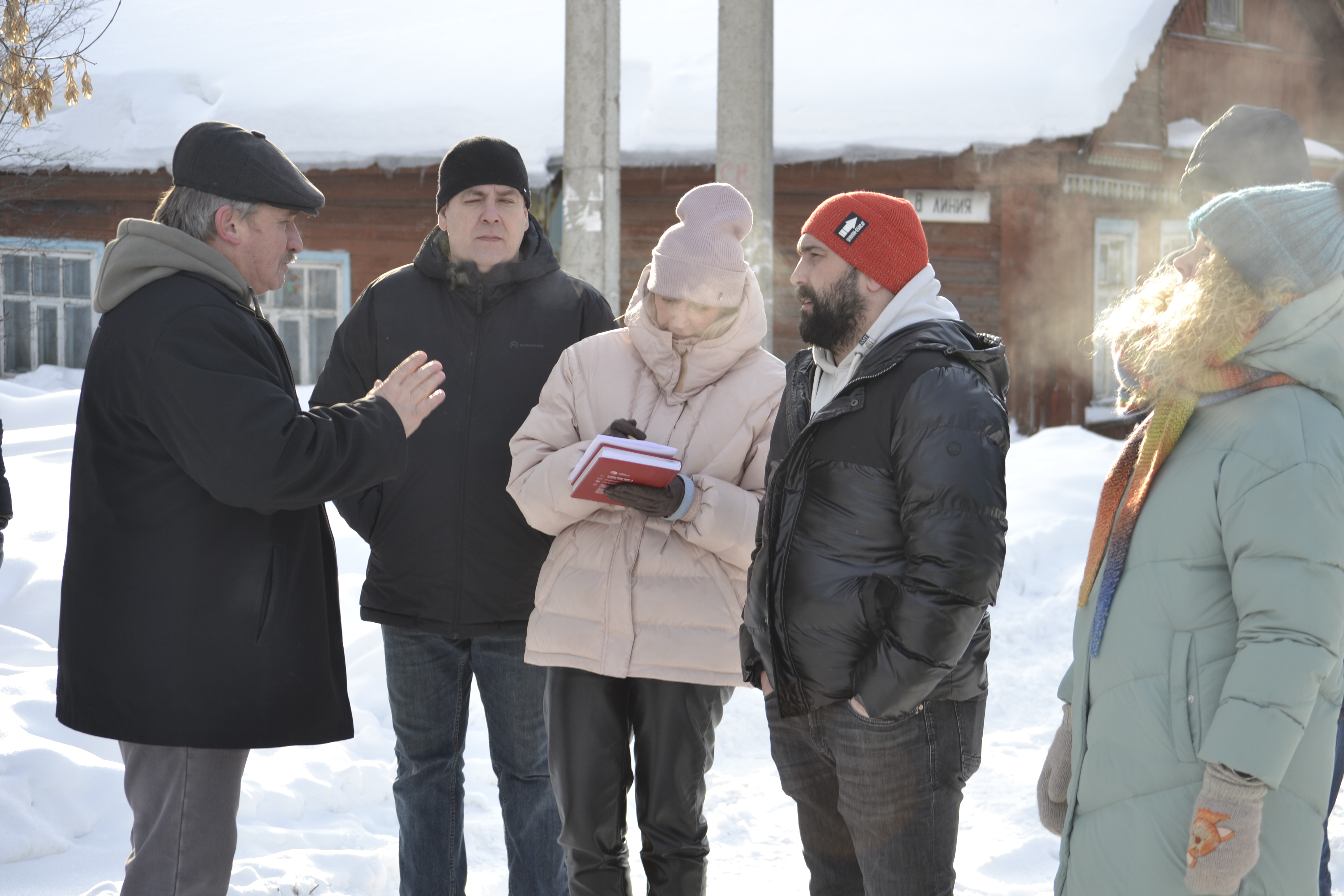 С жителями двух ТОСов обсудили качество уборки улиц.