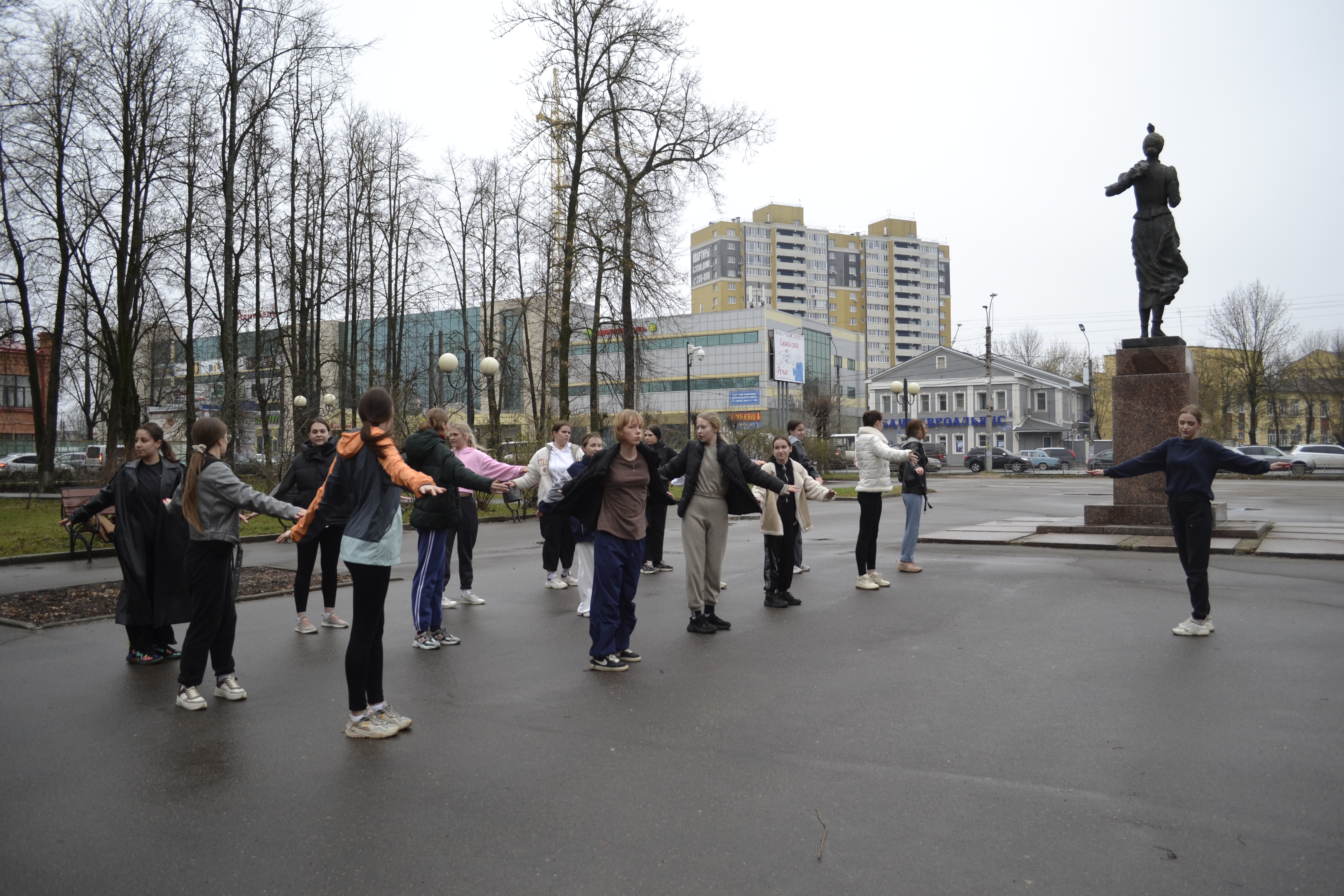 Студенты фармацевтического колледжа проголосовали за благоустройство сквера «Молодёжный».