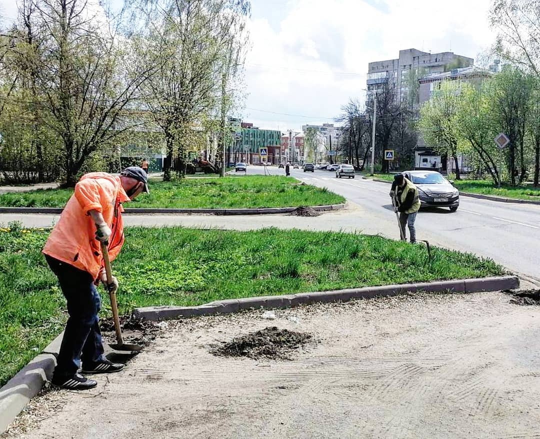 На улично-дорожной сети сегодня работают 19 единиц техники.