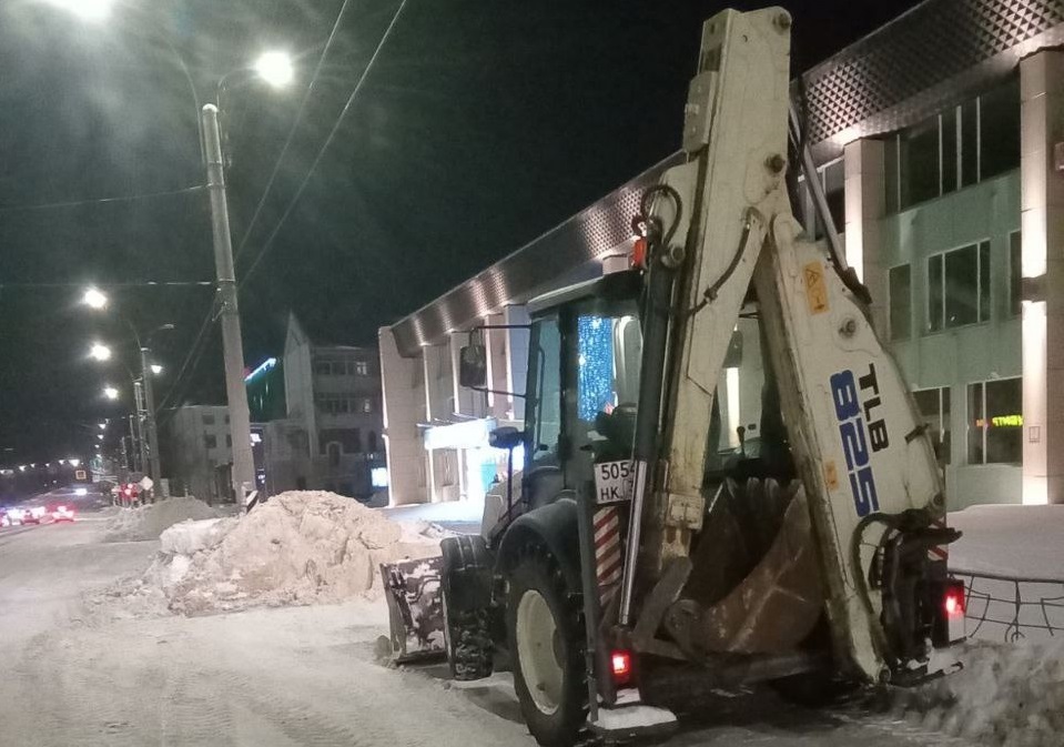 В дневной уборке города задействованы 20 комбинированных машин.