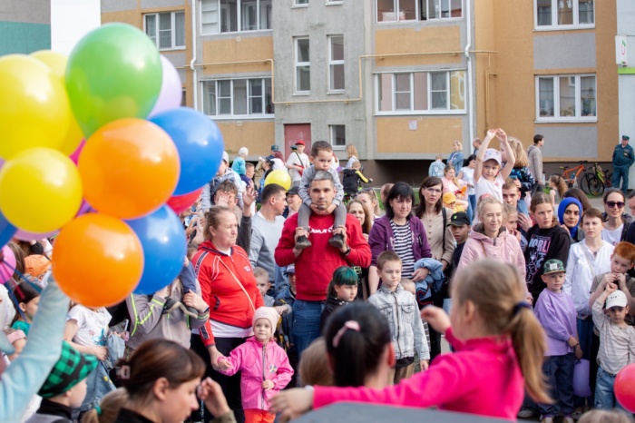 В микрорайоне Новая Ильинка прошел праздник для детей.