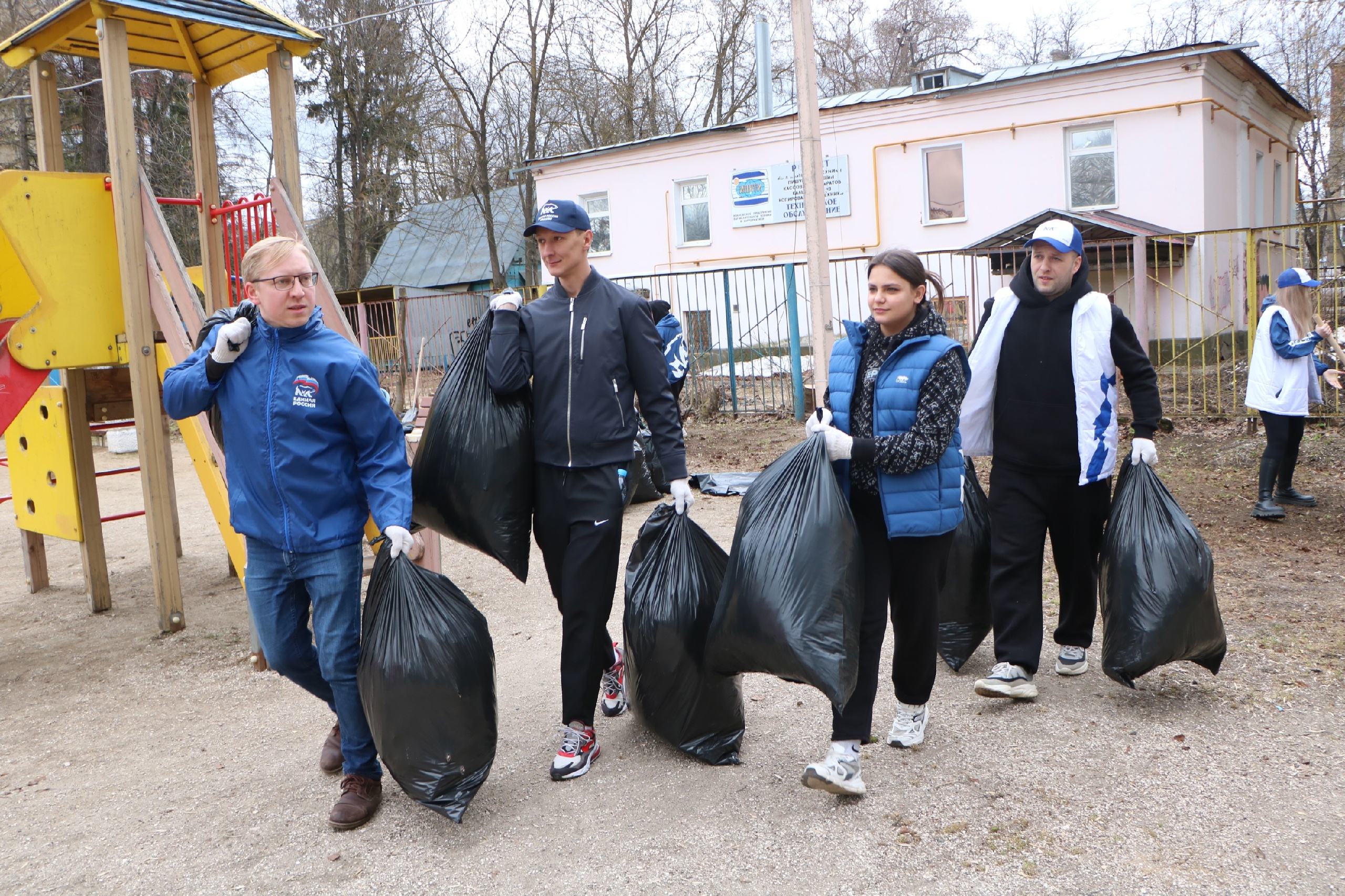 В областном центре продолжают наводить порядок.