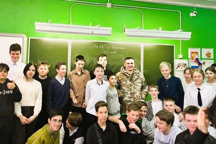 Участник СВО побывал с дружеским визитом в ивановской школе №61. Участник СВО побывал с дружеским визитом в ивановской школе №61.