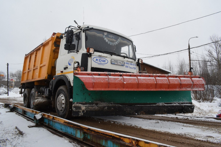 Днем 19 декабря работы по уборке улиц города от снега продолжат 133 дорожных рабочих. Днем 19 декабря работы по уборке улиц города от снега продолжат 133 дорожных рабочих.