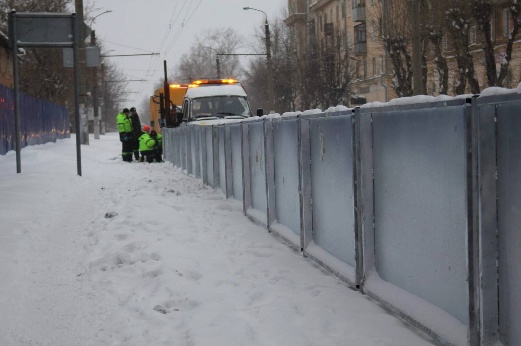 На пяти участках городских дорог установлены грязезащитные экраны. На пяти участках городских дорог установлены грязезащитные экраны.