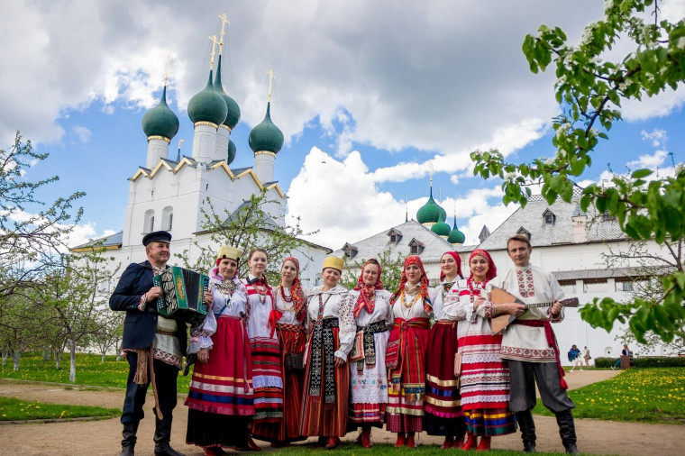 Около 90 фестивалей пройдут в городах Золотого кольца России в новом туристическом сезоне. Около 90 фестивалей пройдут в городах Золотого кольца России в новом туристическом сезоне.