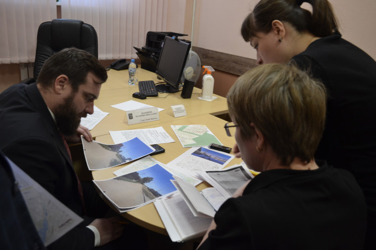 Владимир Шарыпов провёл личный прием граждан. Владимир Шарыпов провёл личный прием граждан.