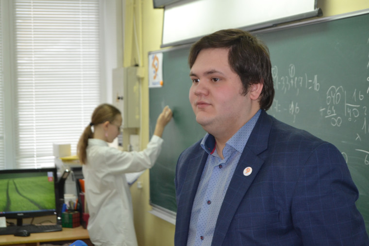 Победитель городского конкурса «Педагогический дебют - 2024» Сергей Шулепов провел показательный урок. Победитель городского конкурса «Педагогический дебют - 2024» Сергей Шулепов провел показательный урок.