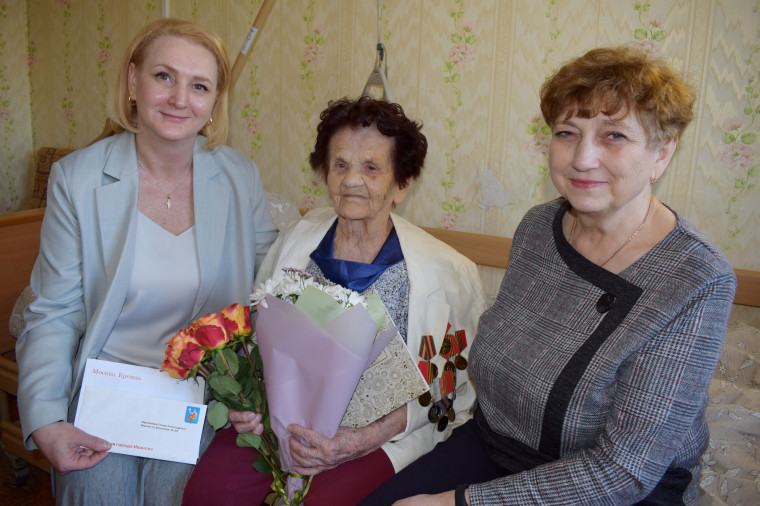 В Иванове со 100-летним юбилеем поздравили Муртазаеву Тамару Александровну. В Иванове со 100-летним юбилеем поздравили Муртазаеву Тамару Александровну.
