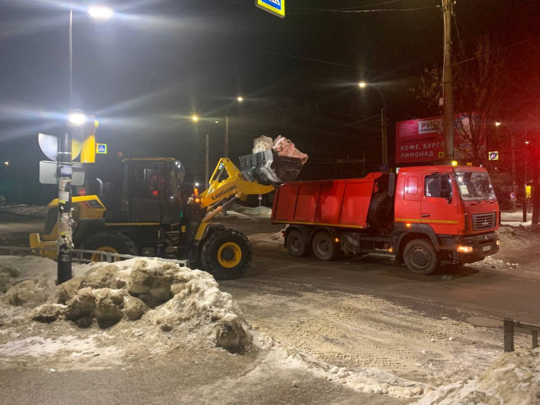 За ночь из города вывезено 3686 кубометров снега. За ночь из города вывезено 3686 кубометров снега.