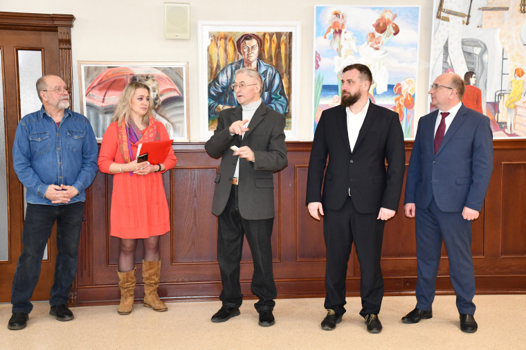 В Иванове открылась персональная выставка художника Владимира Котина «От Донбасса до Сахалина». В Иванове открылась персональная выставка художника Владимира Котина «От Донбасса до Сахалина».