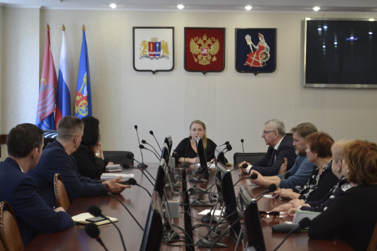 В Иванове прошло обсуждение по благоустройству мест захоронения. В Иванове прошло обсуждение по благоустройству мест захоронения.