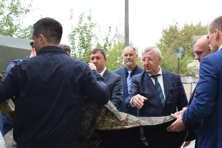 Очередная партия гуманитарной помощи передана бойцам в зону СВО. Очередная партия гуманитарной помощи передана бойцам в зону СВО.