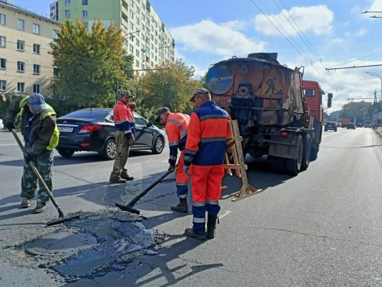 Ямочный ремонт дорог запланирован на улицах Лежневская, Кирякиных и Демьяна Бедного. Ямочный ремонт дорог запланирован на улицах Лежневская, Кирякиных и Демьяна Бедного.