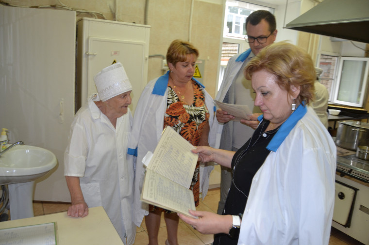 В областном центре продолжается приемка учреждений образования к предстоящему учебному году. В областном центре продолжается приемка учреждений образования к предстоящему учебному году.