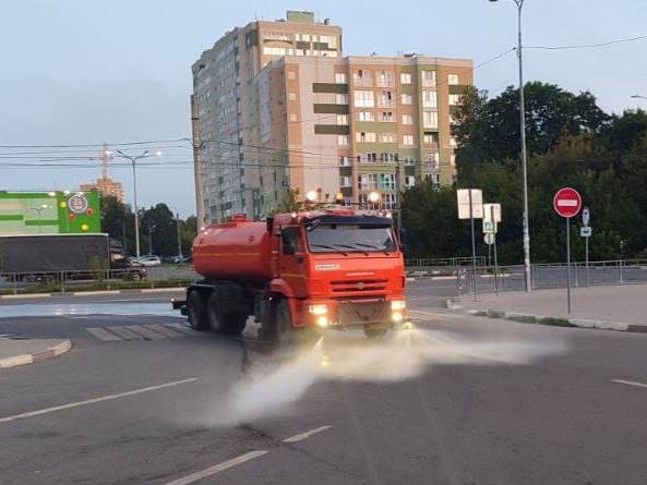 Ночью шли работы по уборке и мойке на улице Лежневская, площади Вокзальная, Победы, проспектах Ленина и Строителей. Ночью шли работы по уборке и мойке на улице Лежневская, площади Вокзальная, Победы, проспектах Ленина и Строителей.