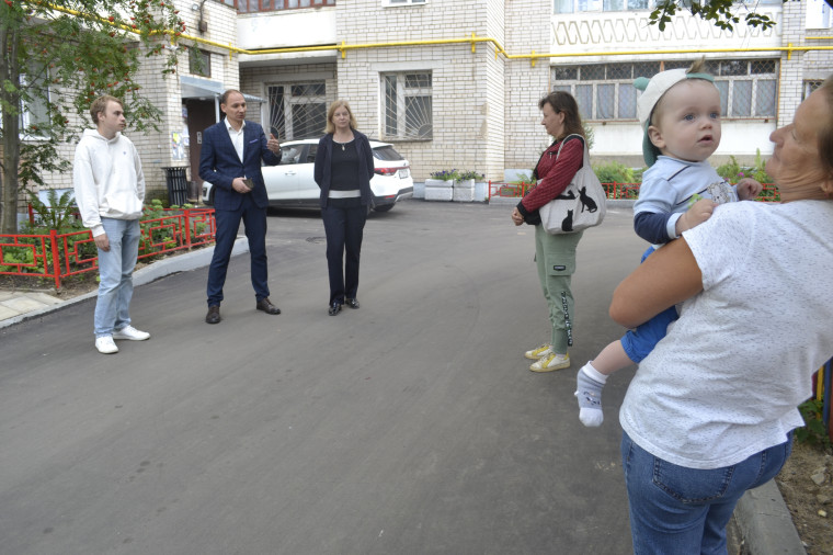 «ЗаМЕЧТАтельный двор» на ул. Черниковых получил безопасную дорогу. «ЗаМЕЧТАтельный двор» на ул. Черниковых получил безопасную дорогу.