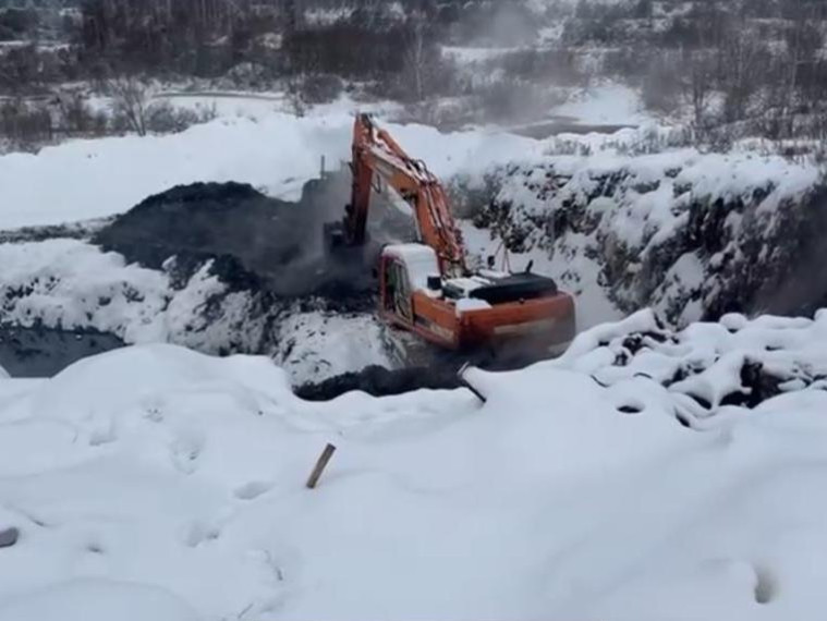 На полигон «Залесье» за неделю завезли 1600 тонн суглинка. На полигон «Залесье» за неделю завезли 1600 тонн суглинка.