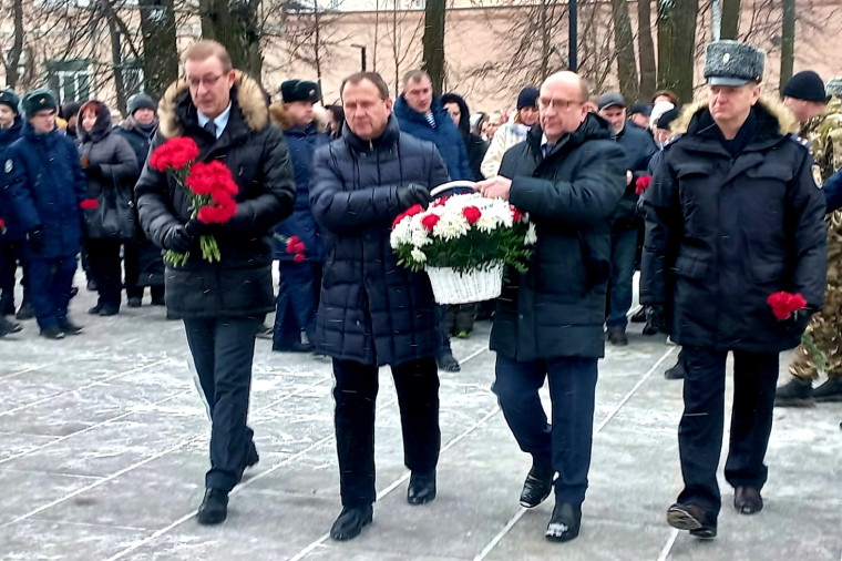 В Иванове почтили память воинов-интернационалистов. В Иванове почтили память воинов-интернационалистов.