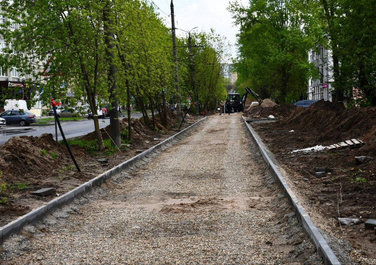 Началось благоустройство аллеи по улице Красных Зорь. Началось благоустройство аллеи по улице Красных Зорь.