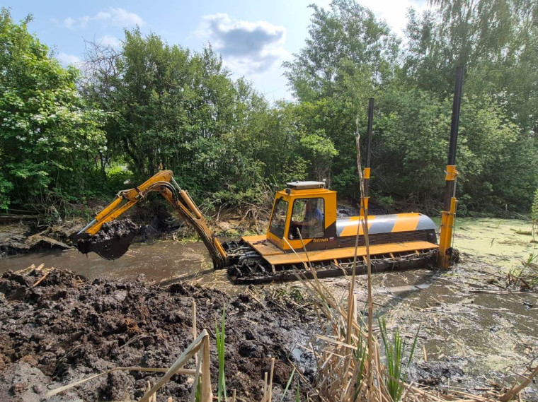 В Иванове для прочистки водоотводящих каналов применяют земснаряд. В Иванове для прочистки водоотводящих каналов применяют земснаряд.