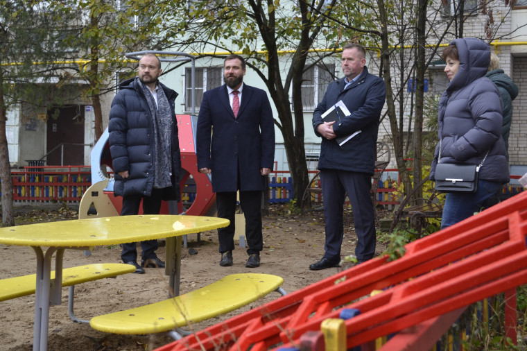 В городе заменили 700 детских игровых элементов во дворах. В городе заменили 700 детских игровых элементов во дворах.