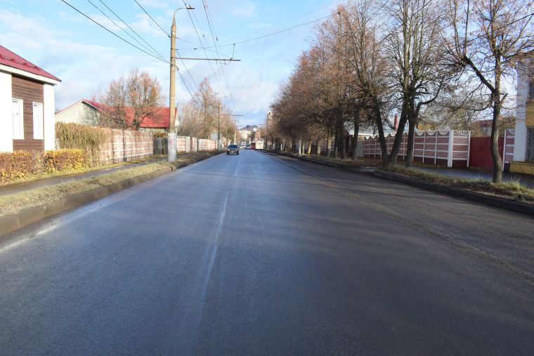 В Иванове на сэкономленные средства приводят в порядок еще три участка дорог и по требованию мэрии устраняют недостатки дорожного ремонта. В Иванове на сэкономленные средства приводят в порядок еще три участка дорог и по требованию мэрии устраняют недостатки дорожного ремонта.