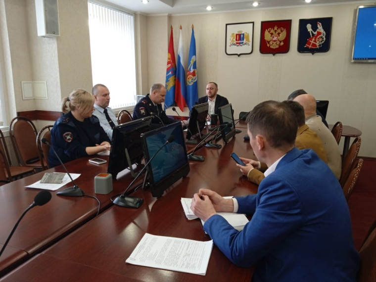В городе Иваново состоялось очередное заседание межведомственной комиссии по обеспечению безопасности дорожного движения. В городе Иваново состоялось очередное заседание межведомственной комиссии по обеспечению безопасности дорожного движения.